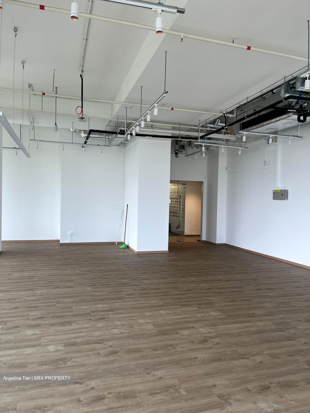 Woods Square (D25), Office #625963631